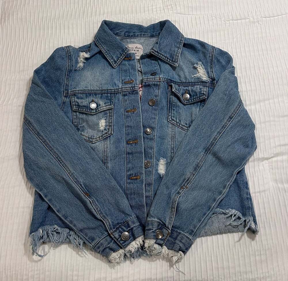 Love Tree Denim Jean Jacket Size L Distressed Floral Embroidered Dreamers